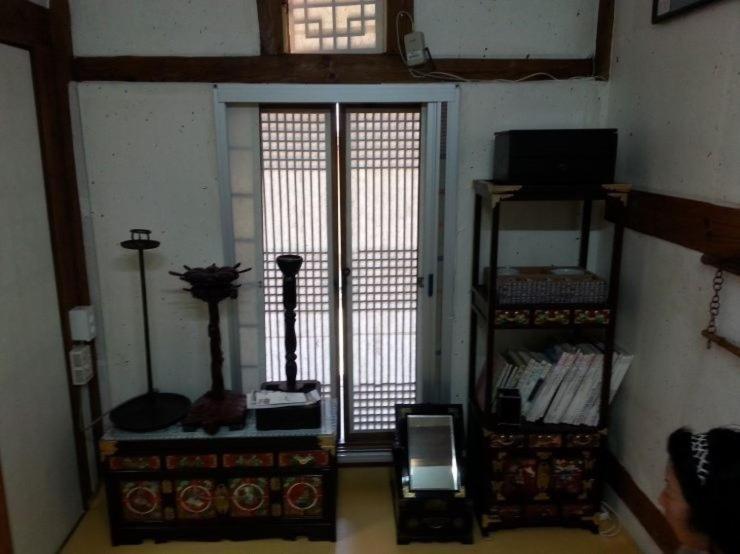 Готель Goseong Choi Pilgan'S Old House Номер фото